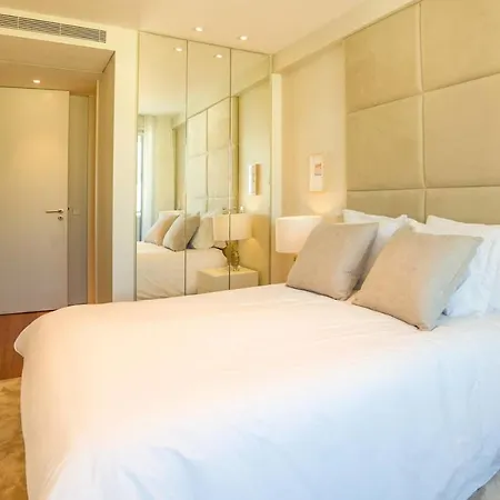 Modern 2 Bedroom Boavista W Garage By Guestready * Porto