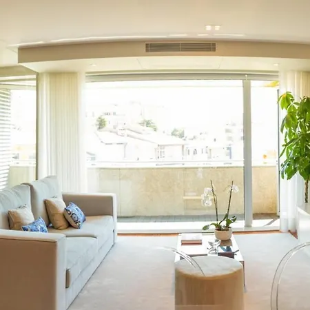 Modern 2 Bedroom Boavista W Garage By Guestready Porto