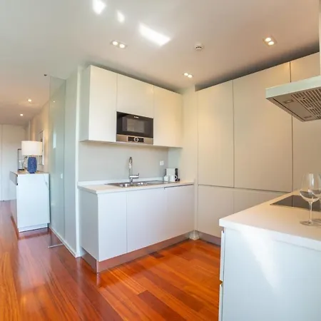 Modern 2 Bedroom Boavista W Garage By Guestready Appartement *