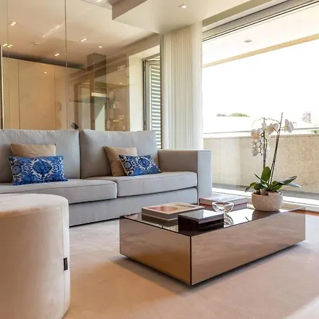 Modern 2 Bedroom Boavista W Garage By Guestready * Porto