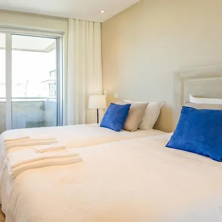 Modern 2 Bedroom Boavista W Garage By Guestready * Porto